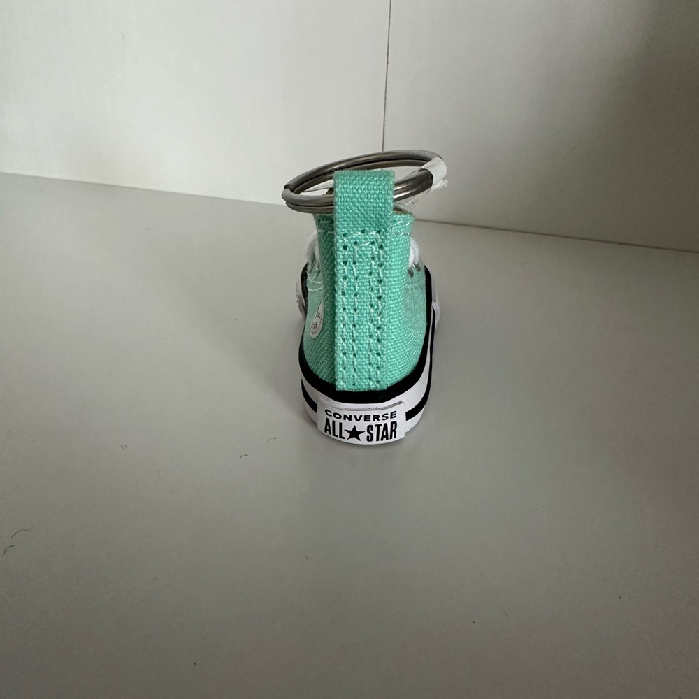 Converse Chuck Taylor All Star Keychain - Picture 2 of 6